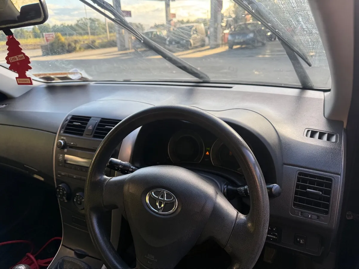 Toyota Corolla 2009 - Image 3