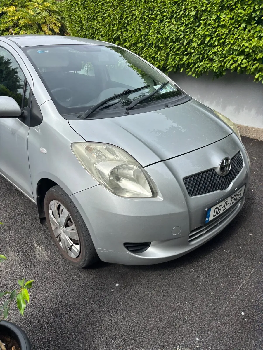 Toyota Yaris 2006.  New nct. 130.  Km - Image 1