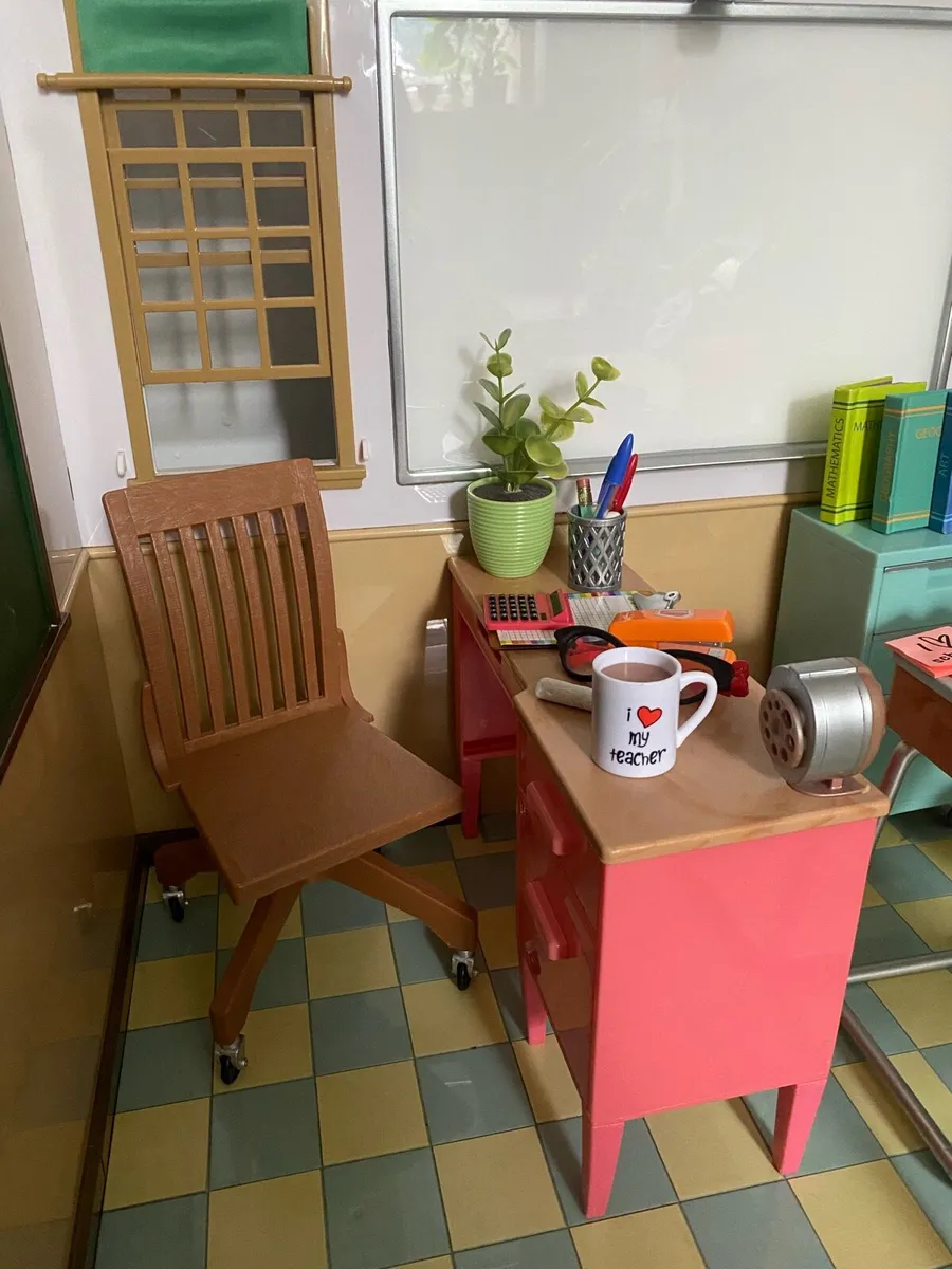 Our Generation School Room Awesome Academy Playset - Image 3