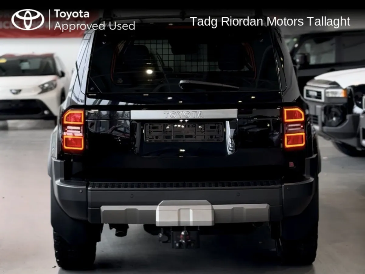 Toyota Land Cruiser *** AVAILABLE FOR SEPTEMBER DE - Image 4