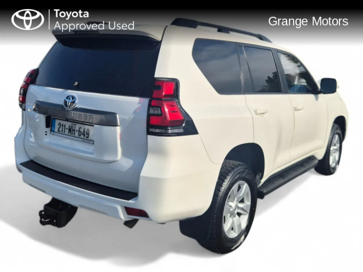 Toyota Land Cruiser 2.8 LWB COMM AUTOMATIC - Image 3