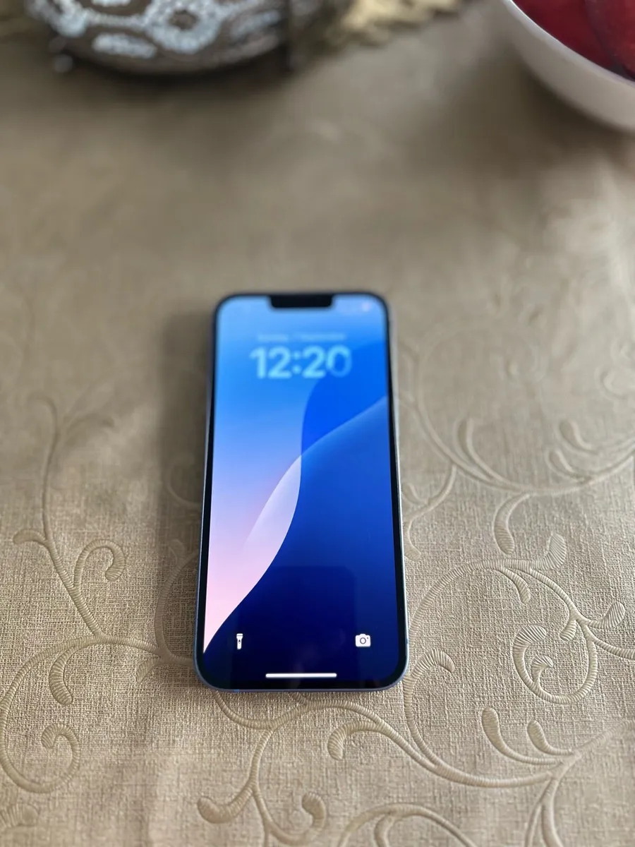 iPhone 14 - Image 1