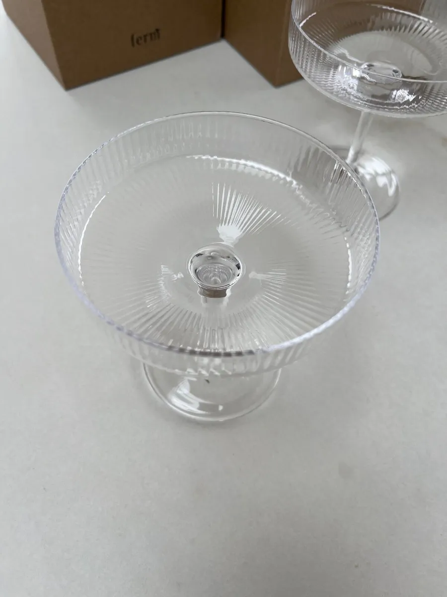 Champagne glasses x 6 - Image 4