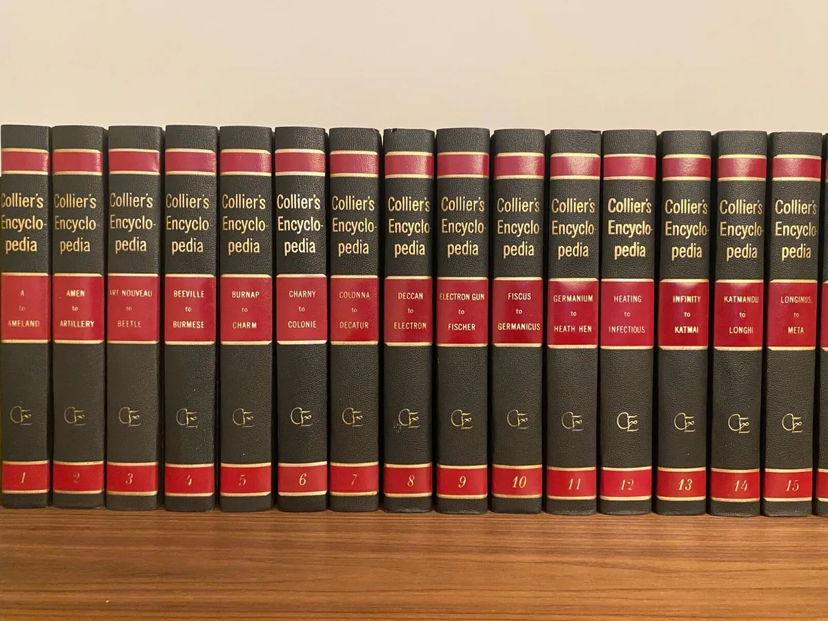Colliers Encyclopaedia extended set & junior set - Image 2