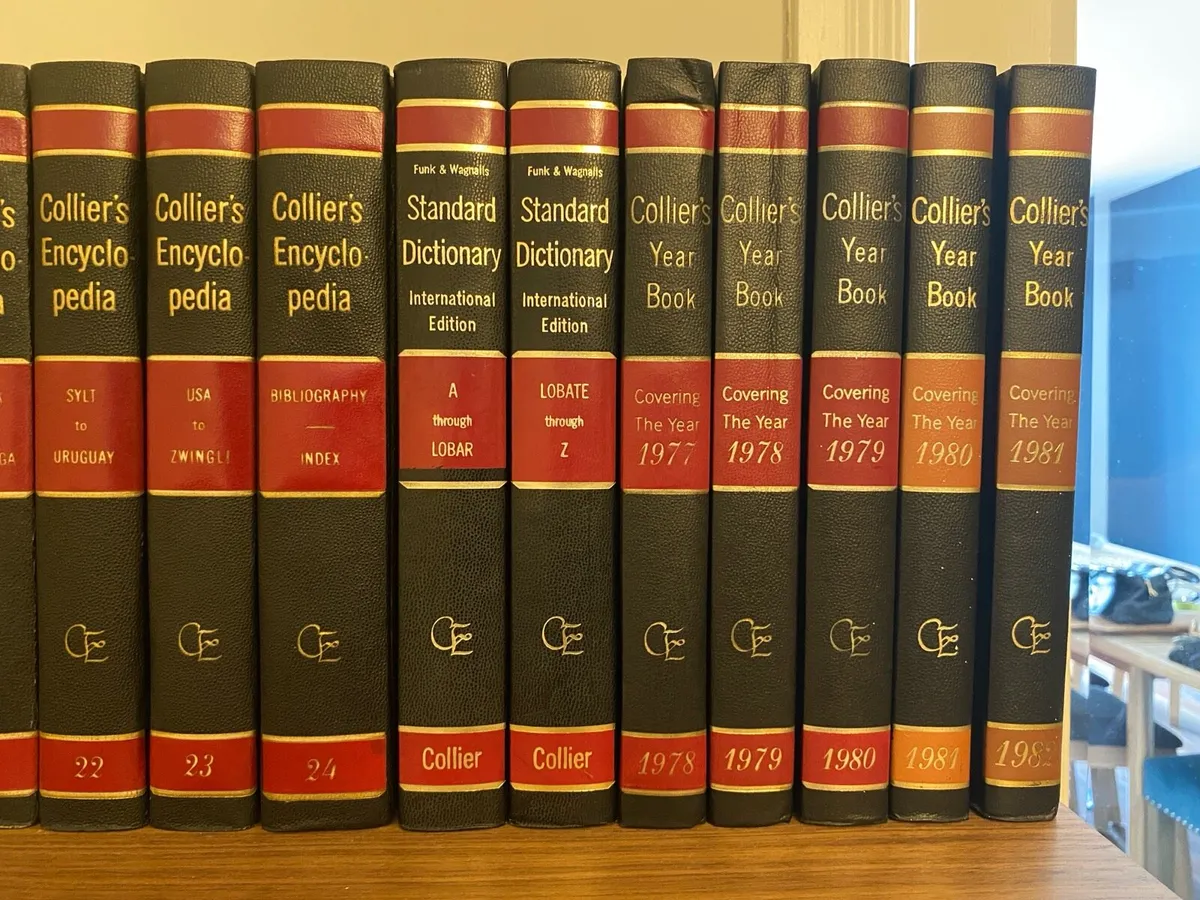 Colliers Encyclopaedia extended set & junior set - Image 4