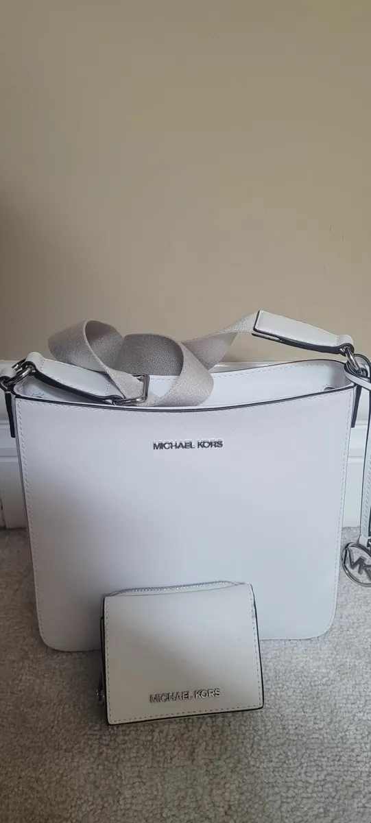 Michael Kors White Crossbody bag and wallet - Image 3