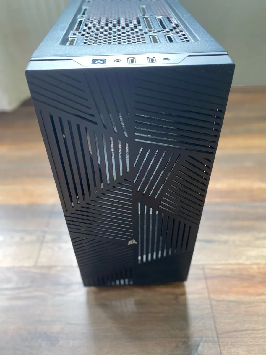 Corsair Gaming PC Tower Case — ATX- Mid Tower - Image 3
