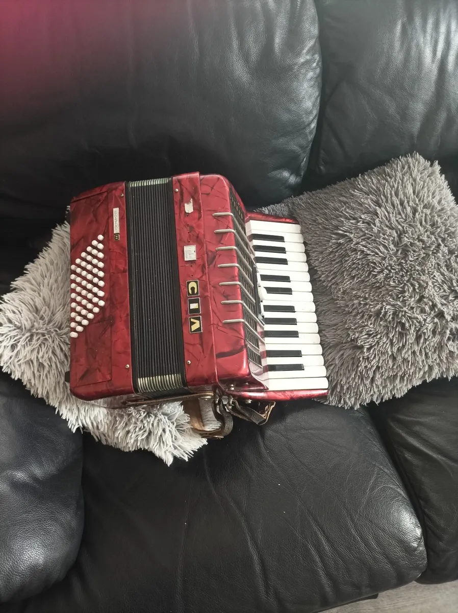 Musical  piano according great condition - Image 1