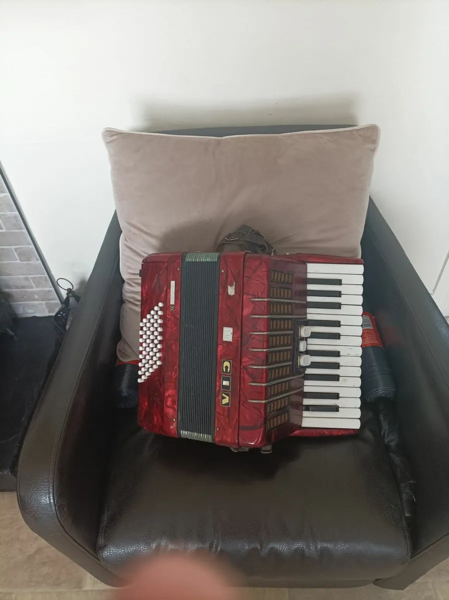 Musical  piano according great condition - Image 2
