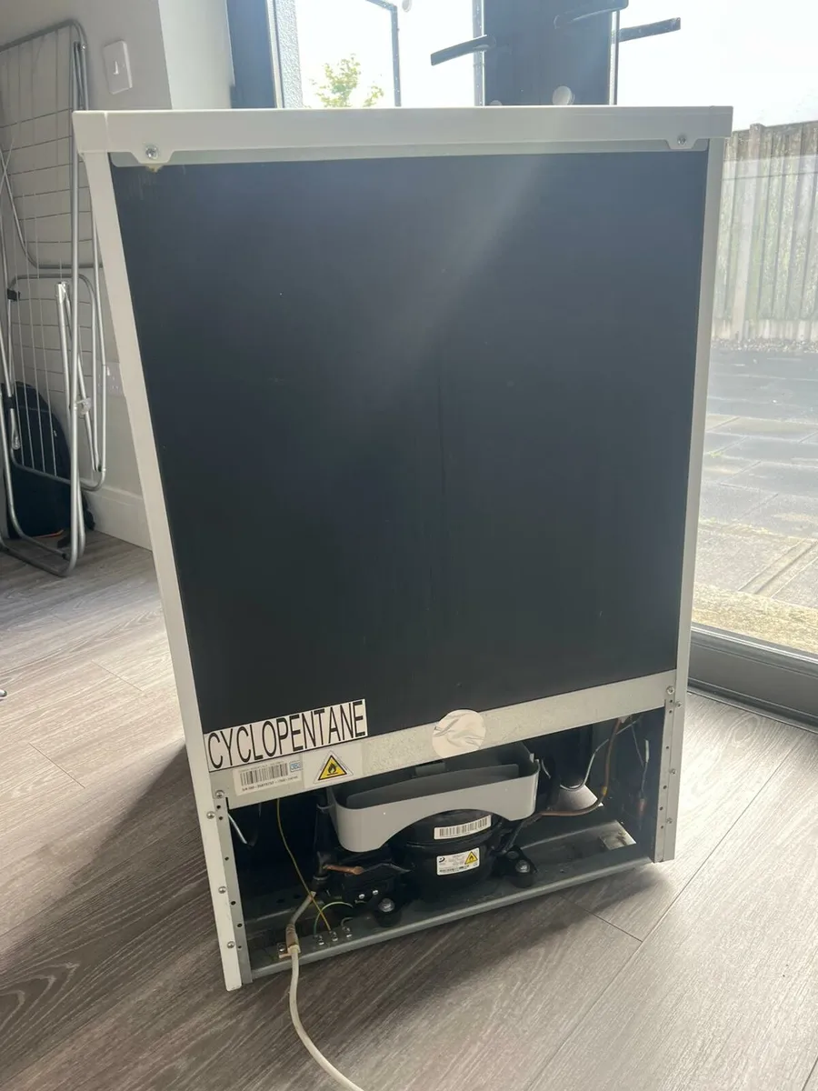Mini Fridge - Image 4