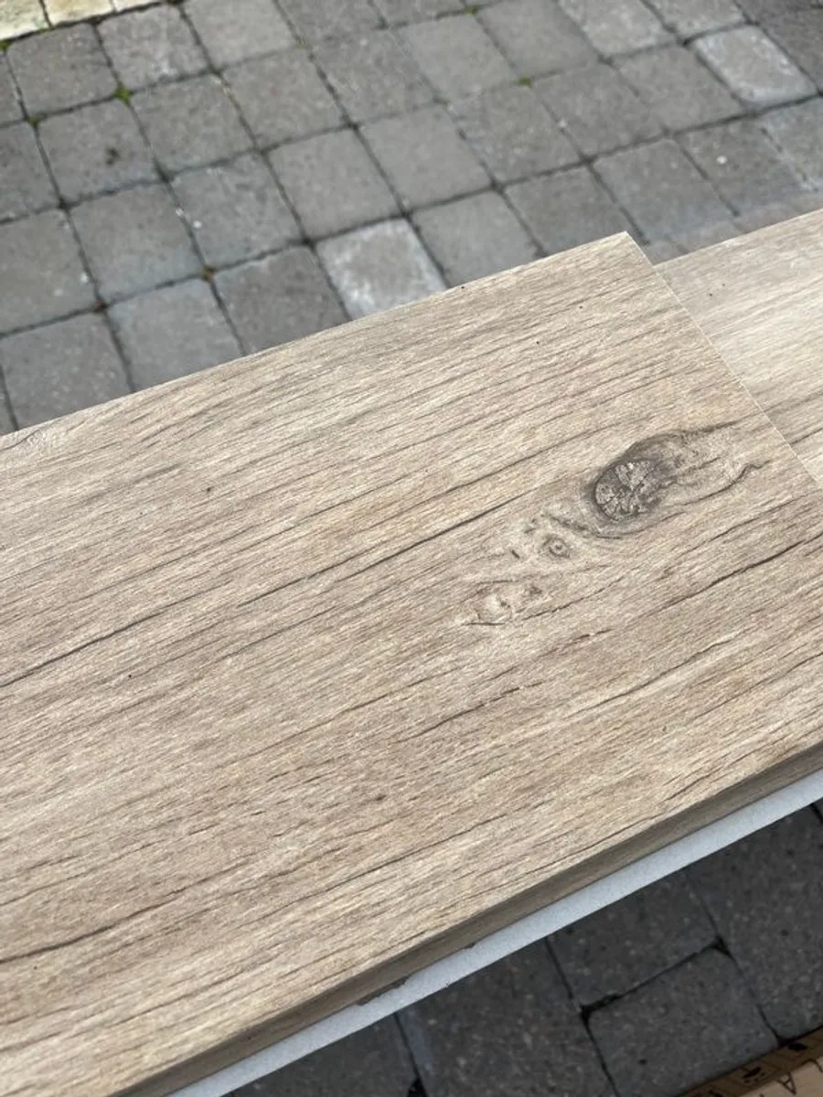 Floor - Image 3