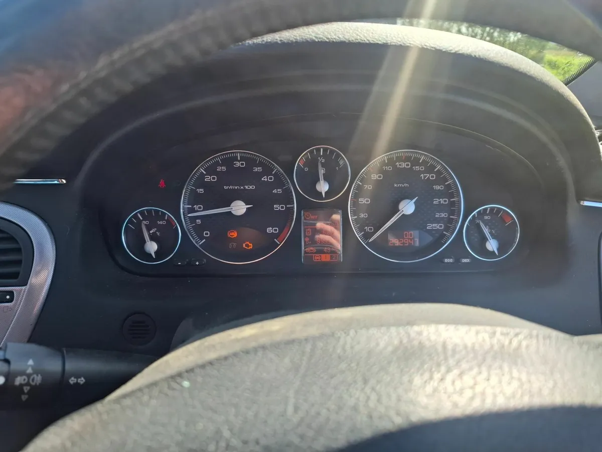 Peugeot 607 2008 - Image 2