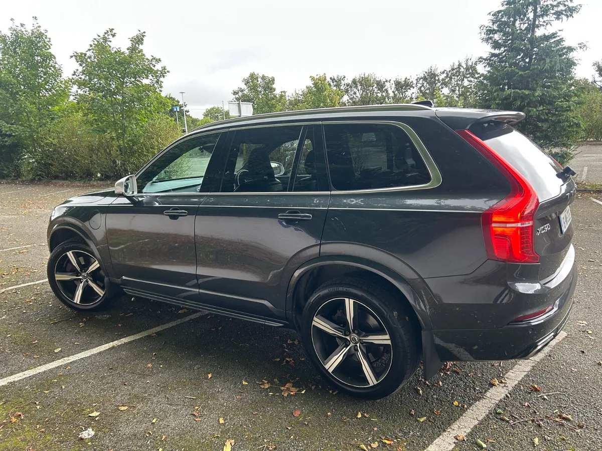 Volvo XC90 2016 T8 PHEV, R Design 7 seats - Image 4