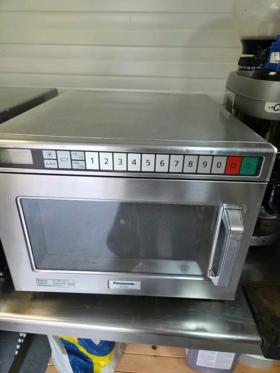 Panasonic commercial microwave - Image 1