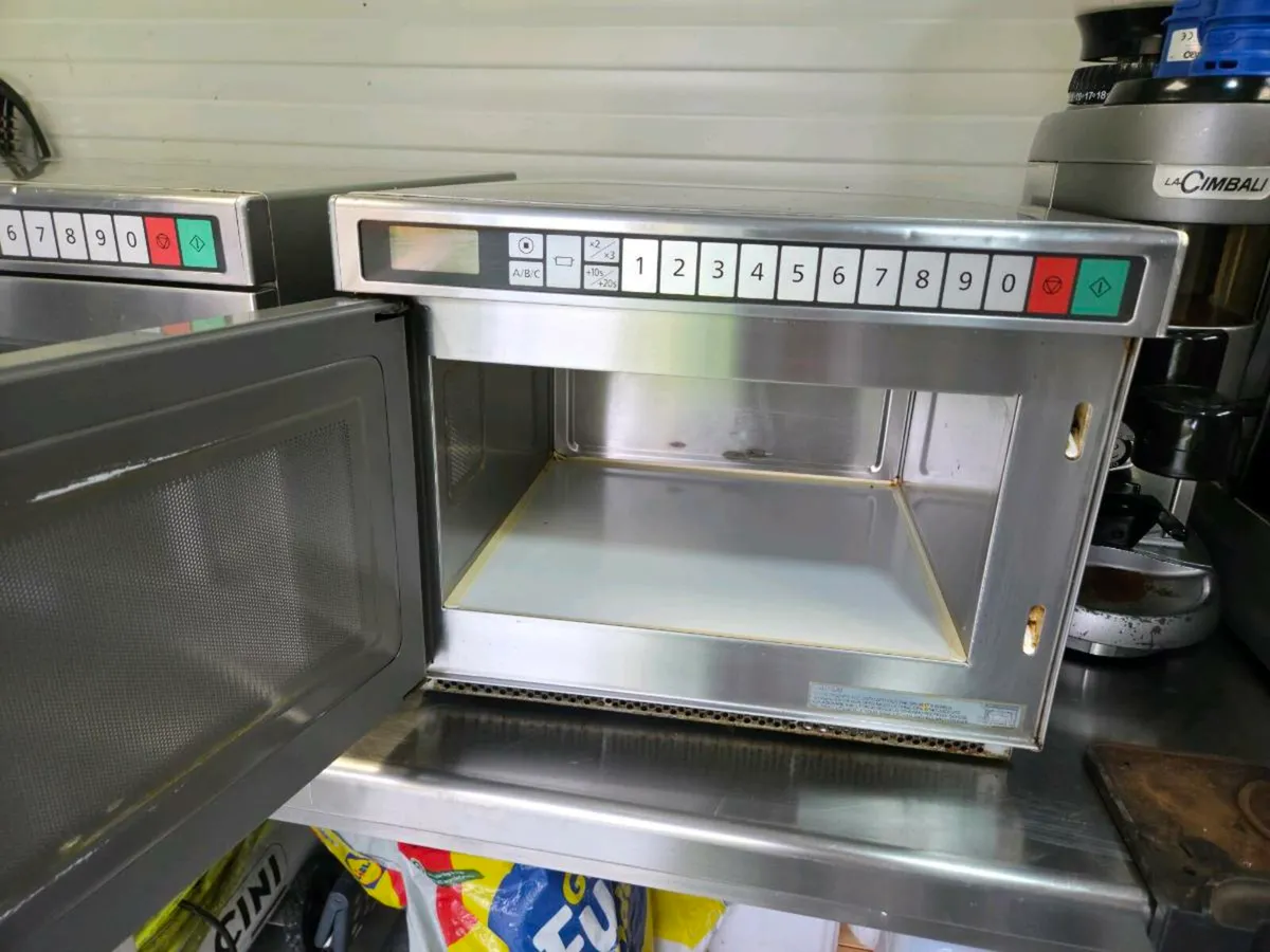 Panasonic commercial microwave - Image 2