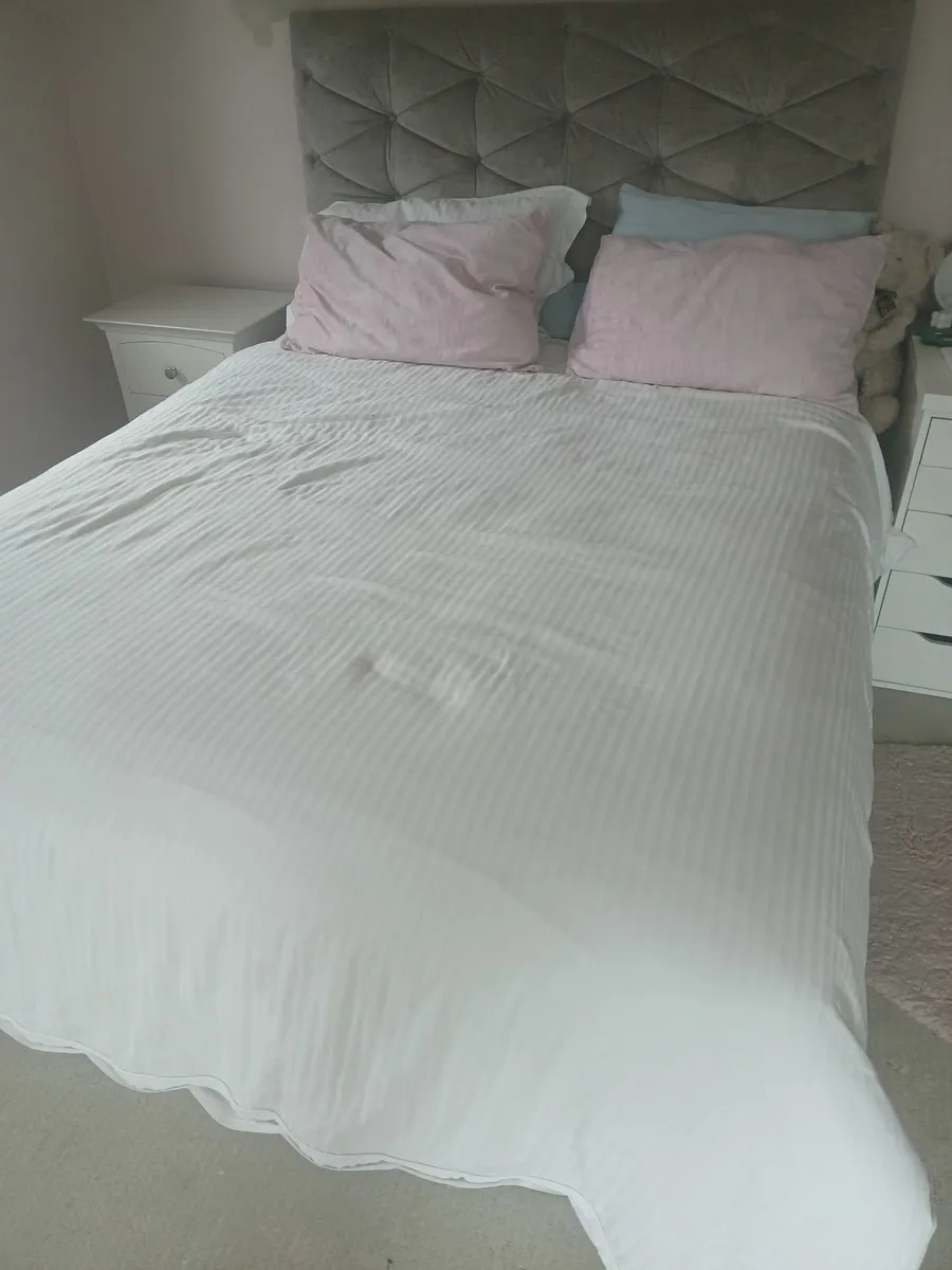 Laura Ashley Upholstered Headboard and Divan - Image 1