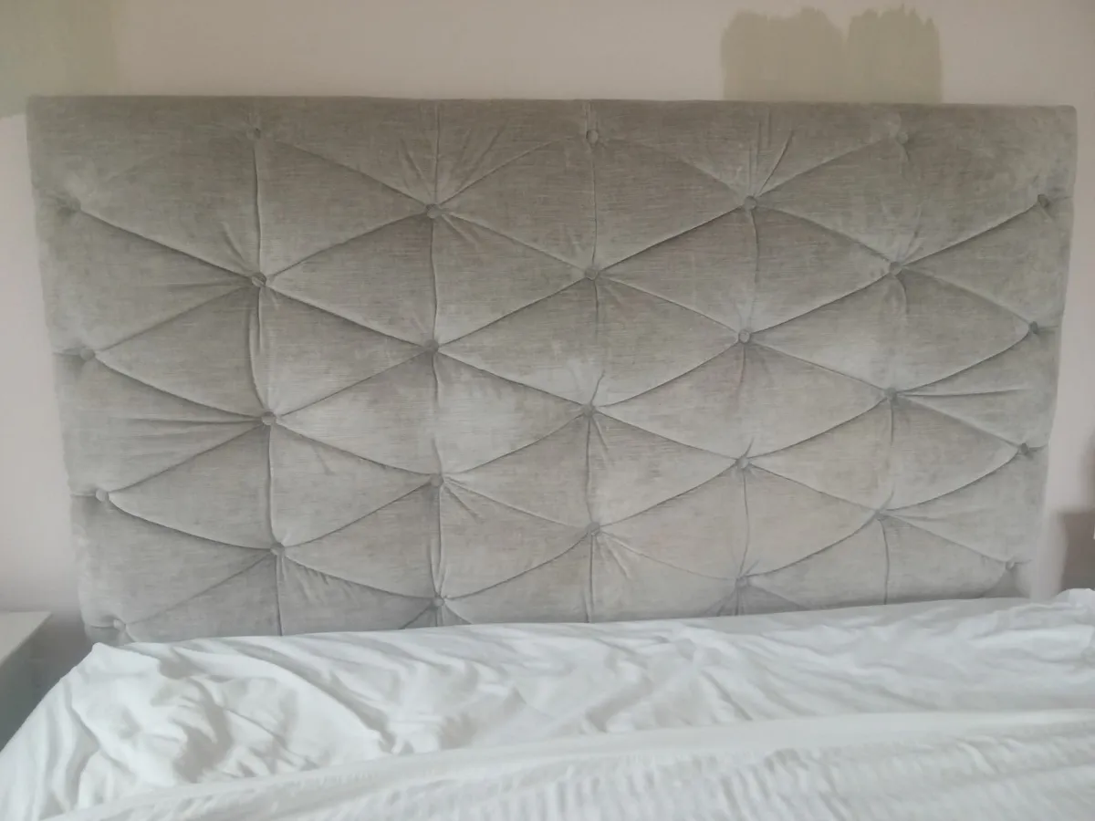 Laura Ashley Upholstered Headboard and Divan - Image 3