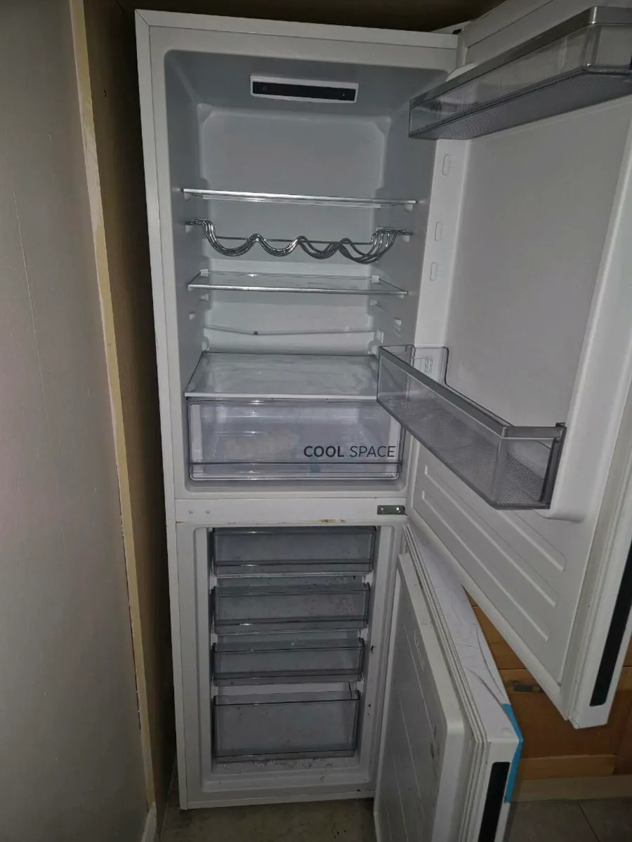 Hoover fridge freezer - Image 2