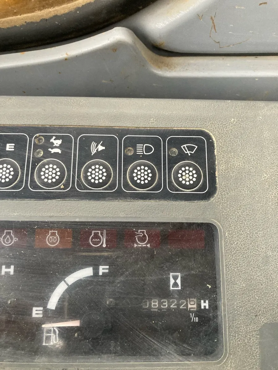 Hitachi EX60 - Image 2