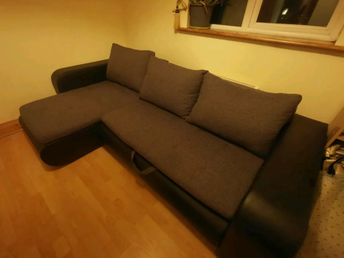 Sofabed - Image 1