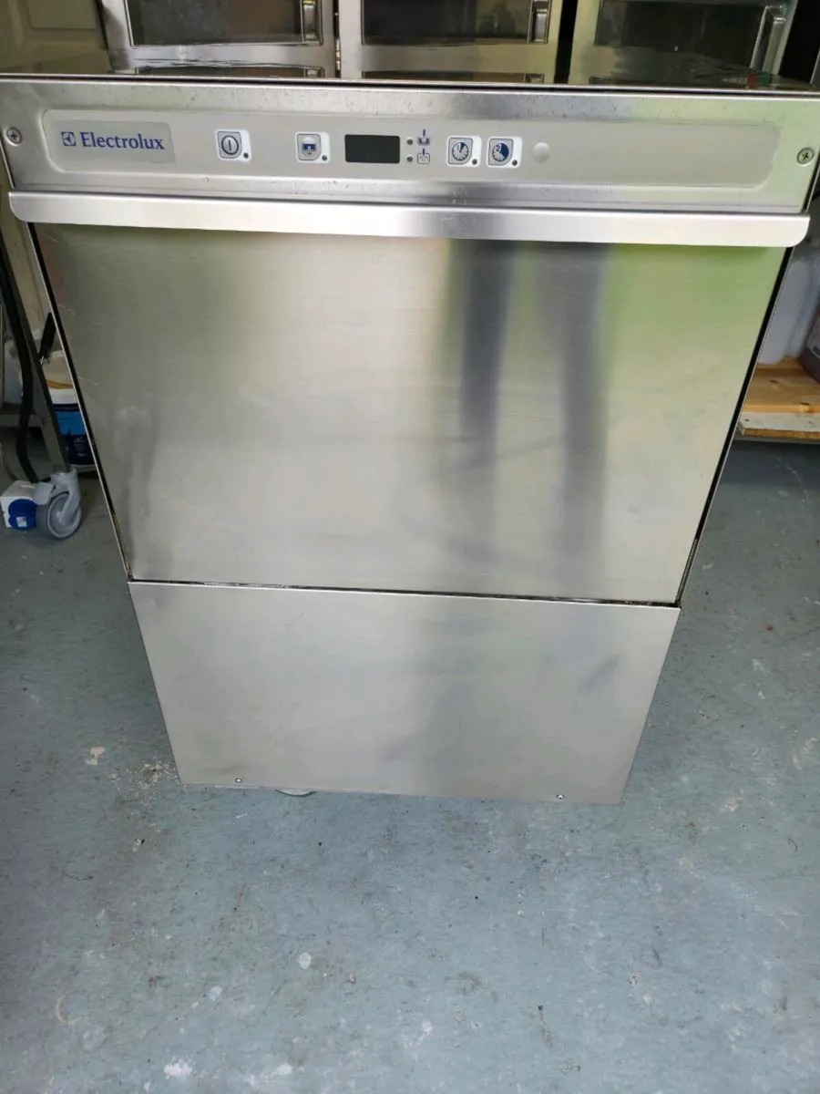 Electrolux commercial dishwasher - Image 1