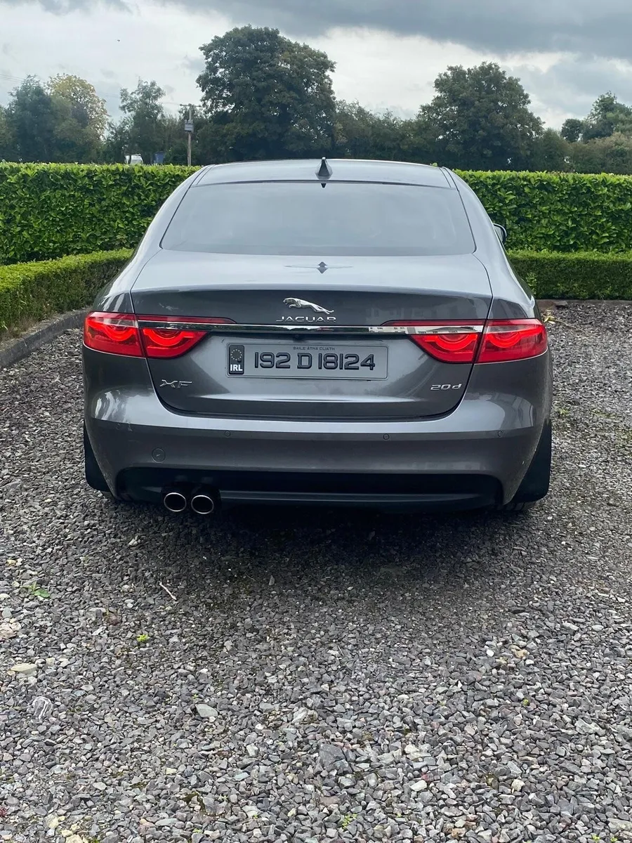 Jaguar XF 2019 - Image 2