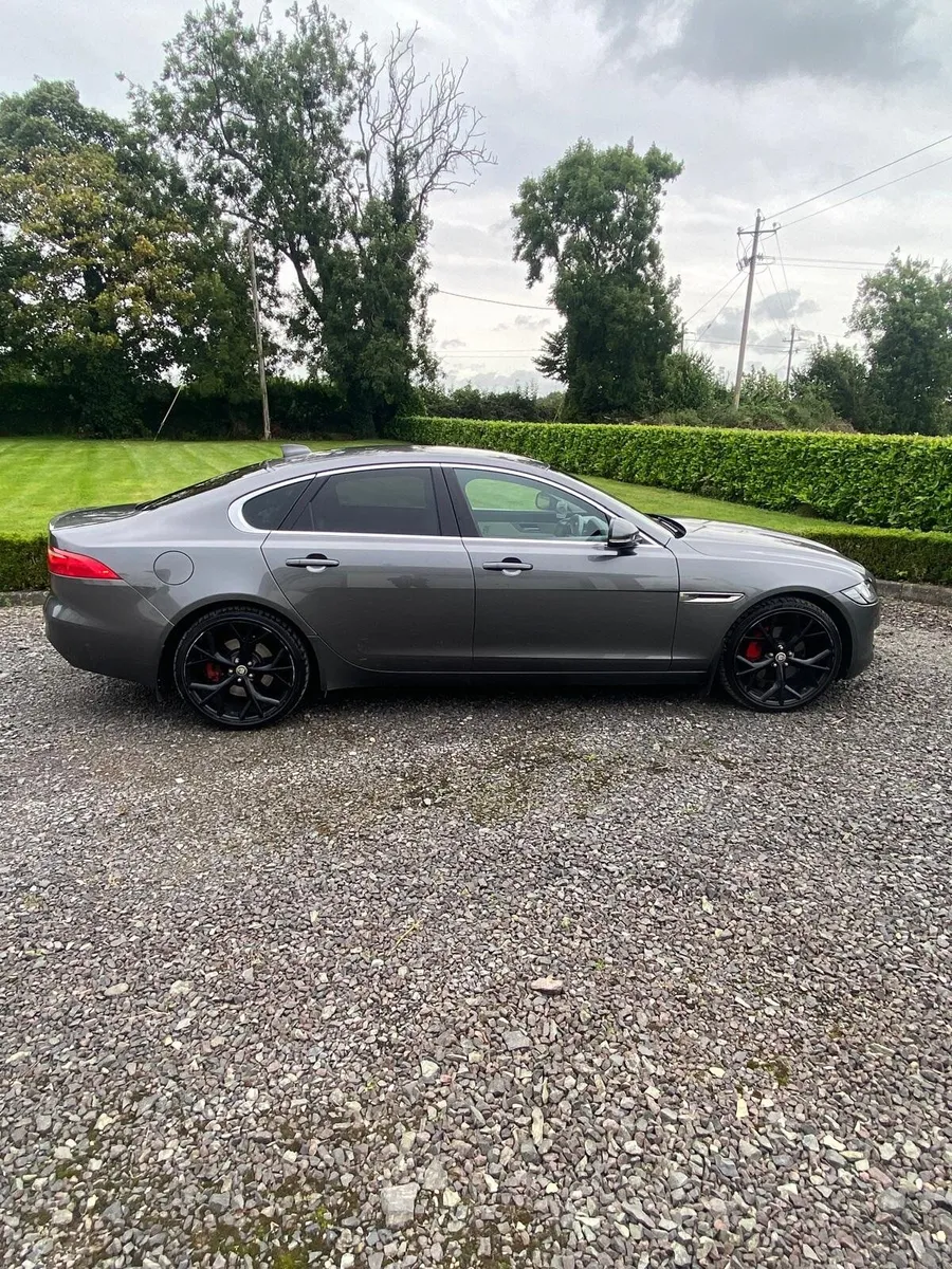Jaguar XF 2019 - Image 3