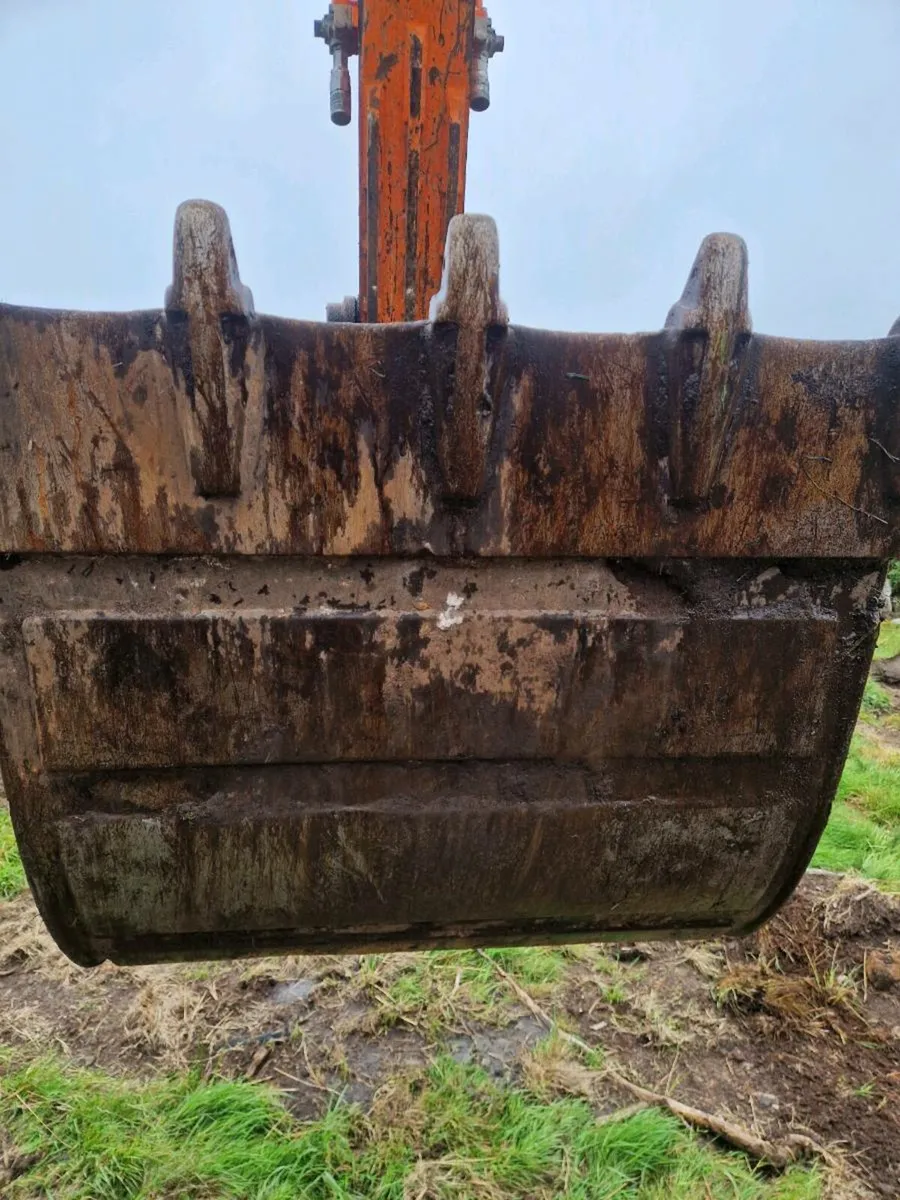 Geith digging bucket - Image 3