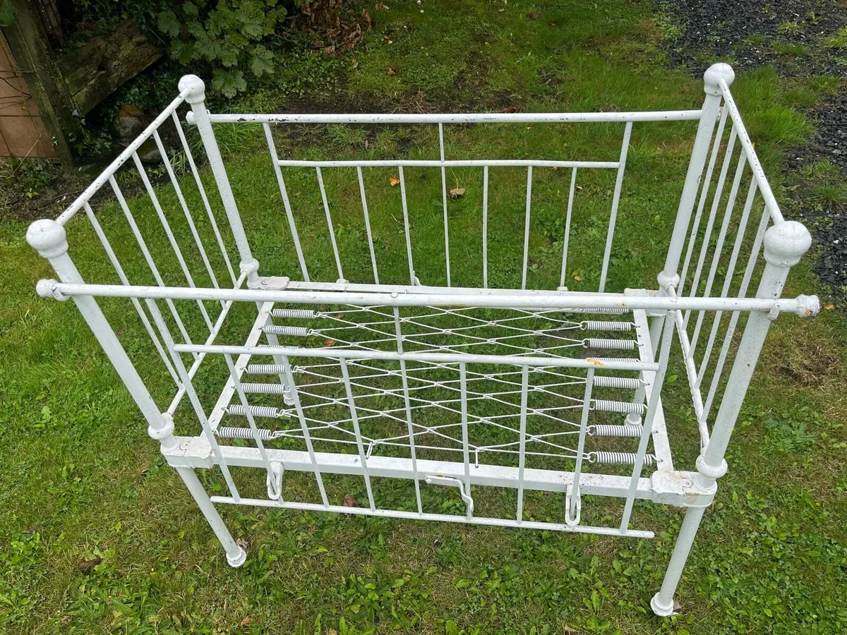 Victorian iron framed baby crib - Image 3