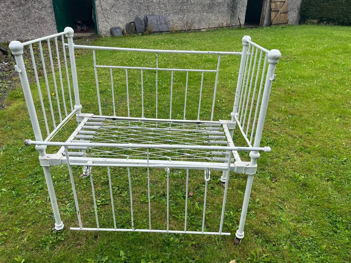 Victorian iron framed baby crib - Image 4