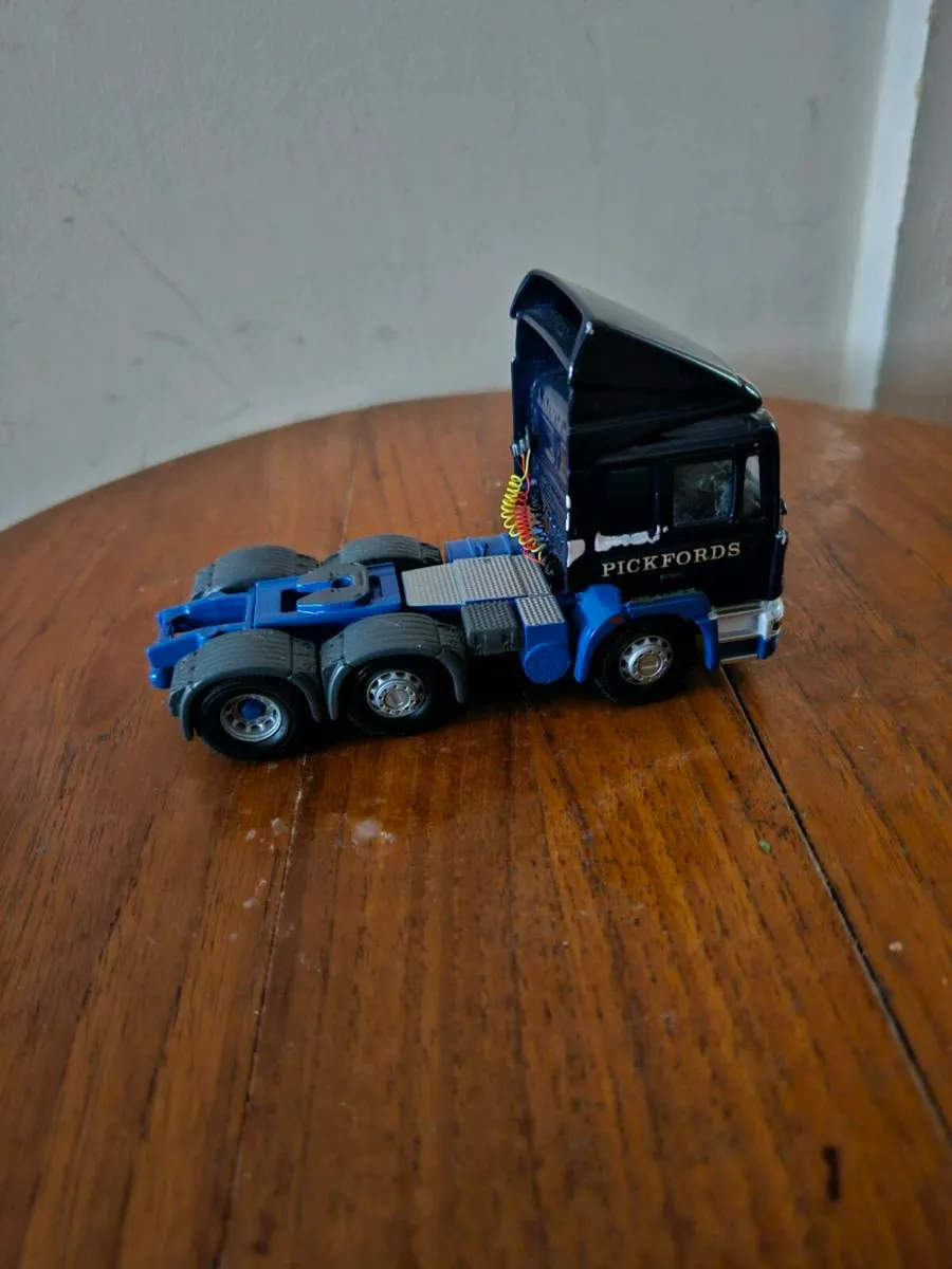 Corgi ERF Tractor Unit - Image 4