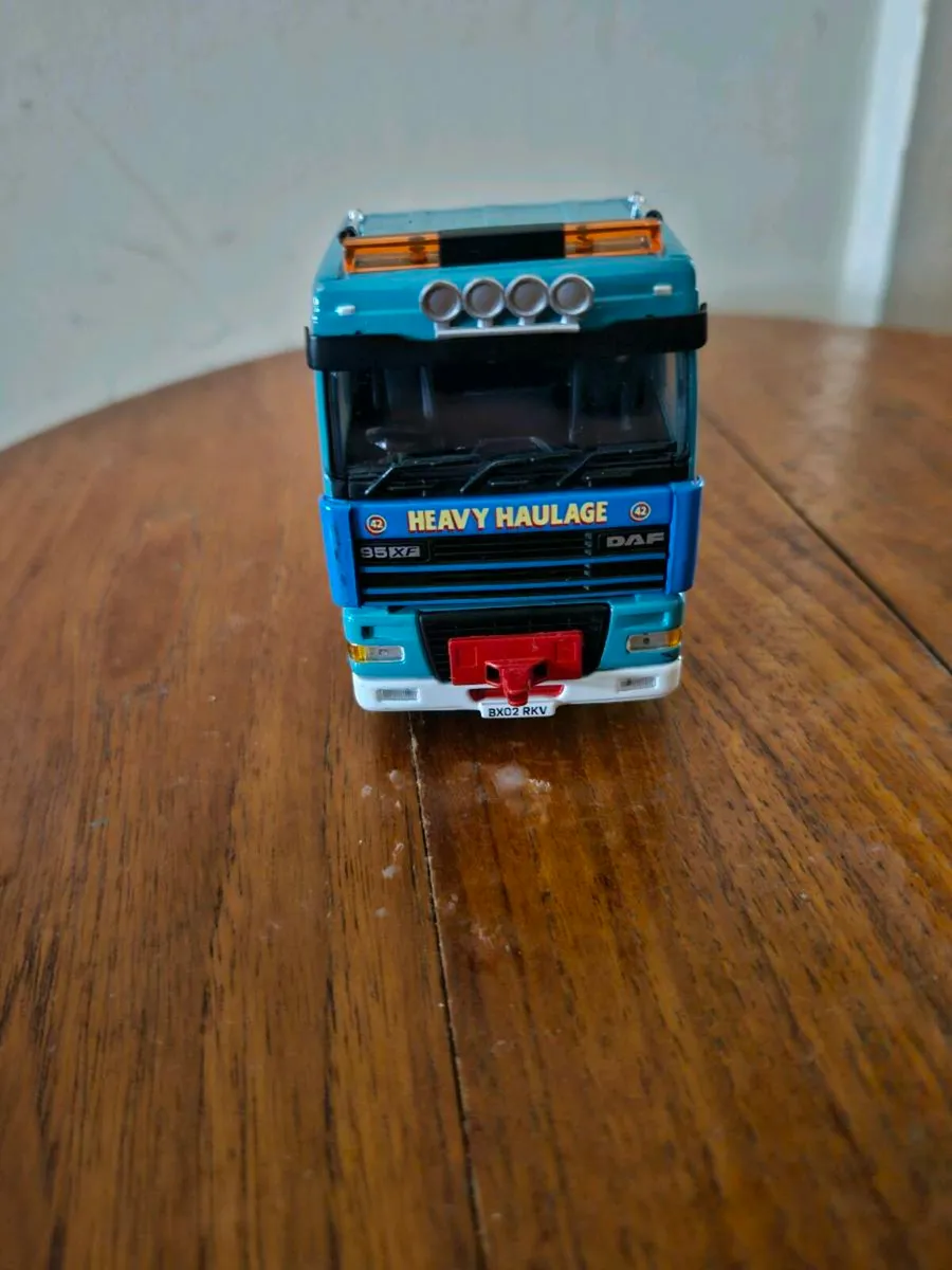 Corgi DAF Circus Tractor Unit - Image 1