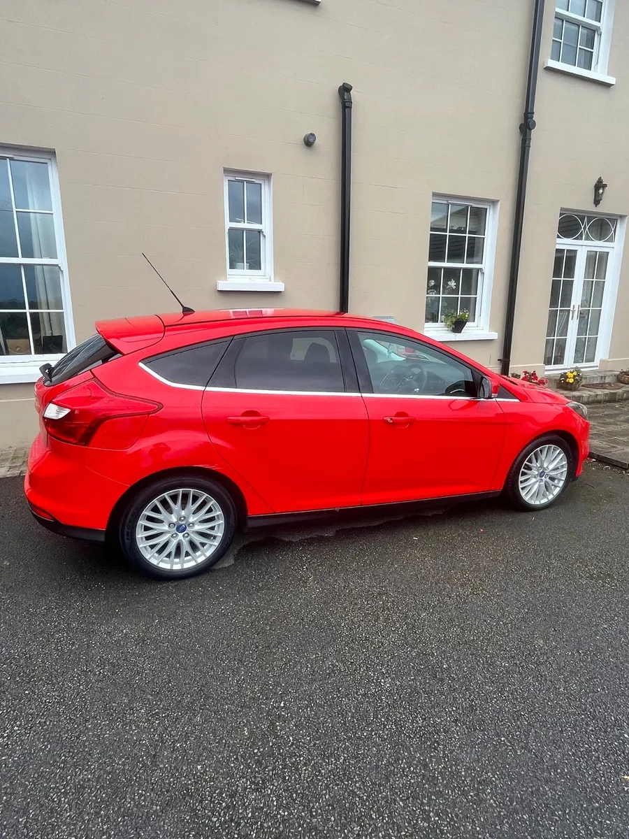 Ford Focus 2014 - Image 2