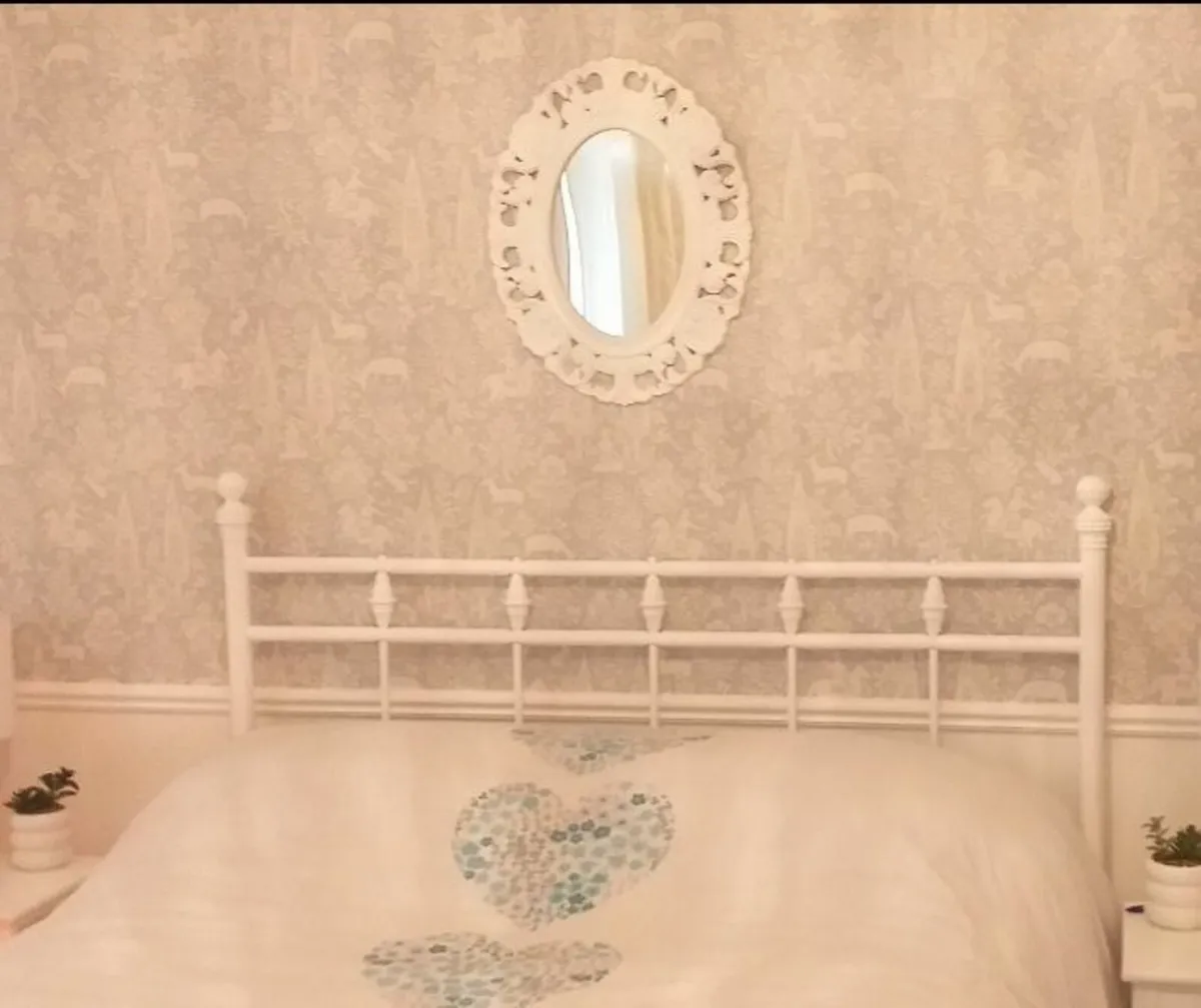 Double headboard - Image 1