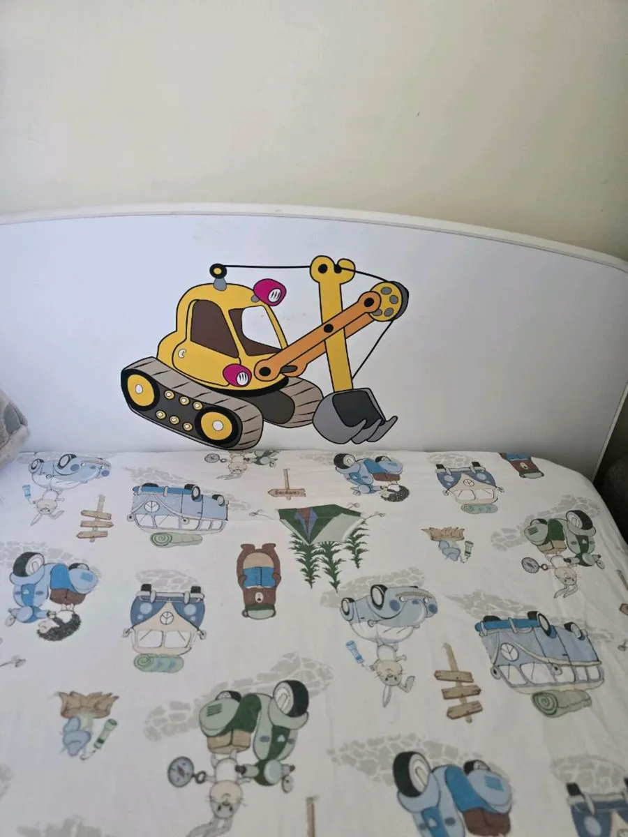 Toddler bed with a Premium Quality Mattress - Image 2