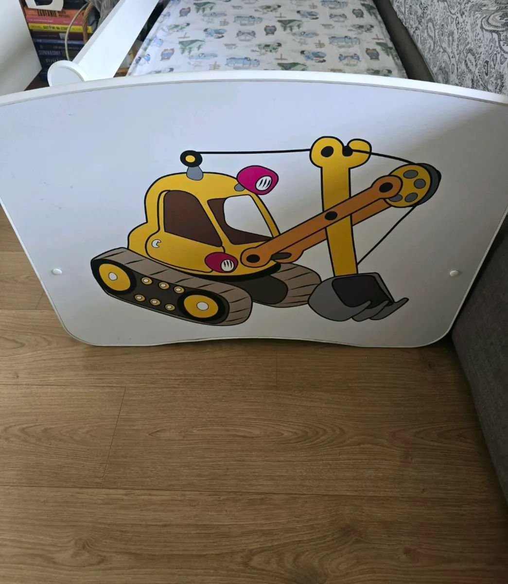 Toddler bed with a Premium Quality Mattress - Image 3