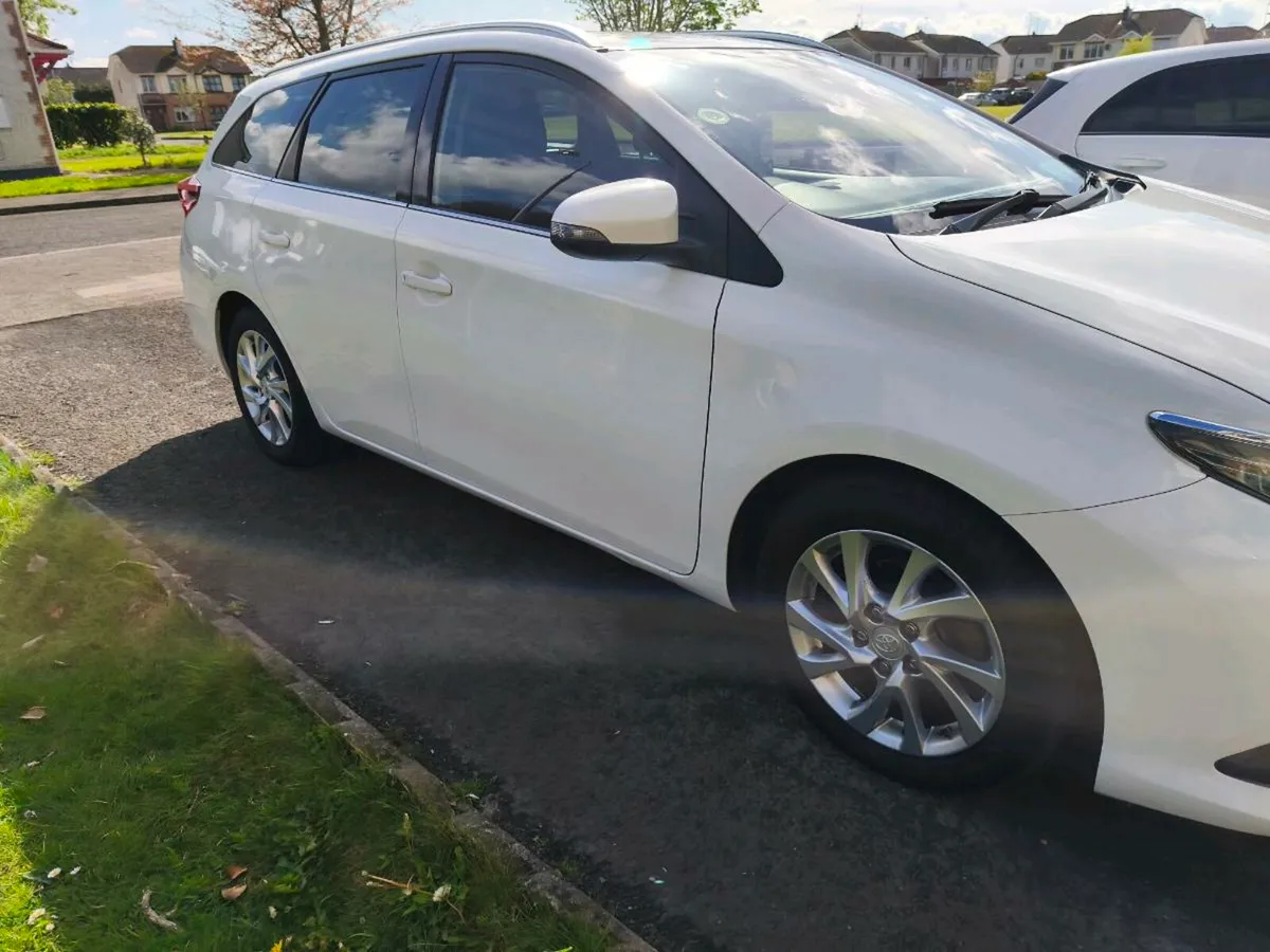 Toyota Auris - Image 4