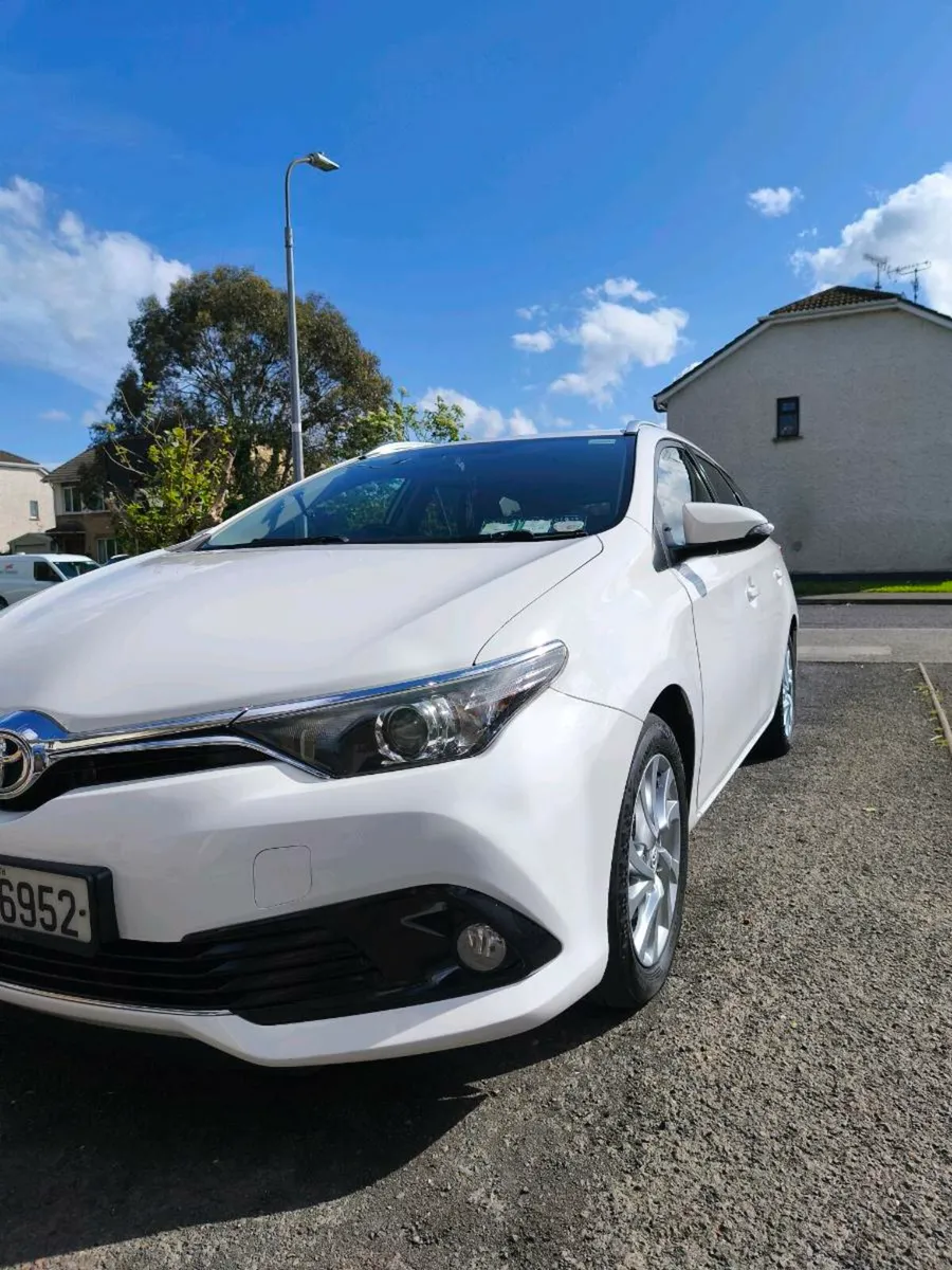 Toyota Auris - Image 1