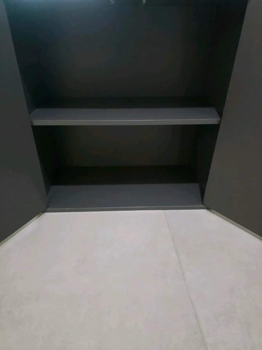 Cabinet - Image 1