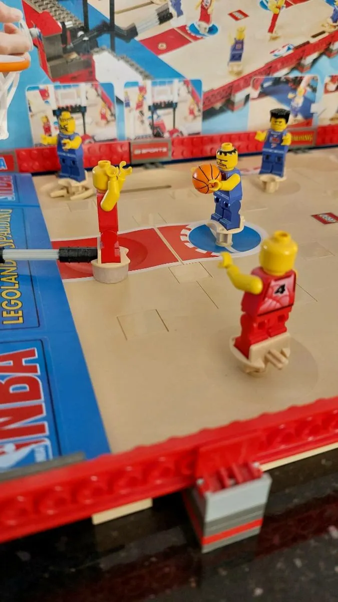 Vintage NBA lego set 3432 - Image 2