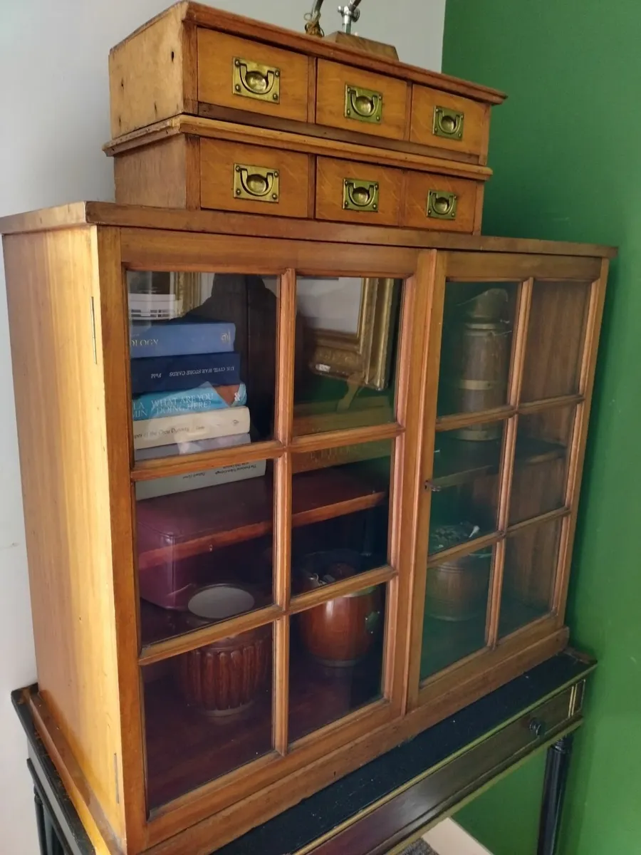 Antique shop counter display cabinet - Image 1