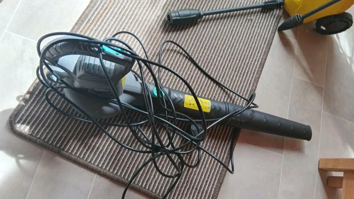 Leaf blower - Image 1