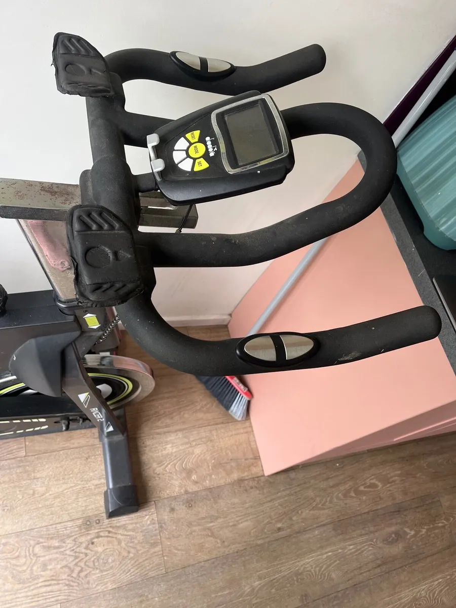 Stationery spin bike - Image 2
