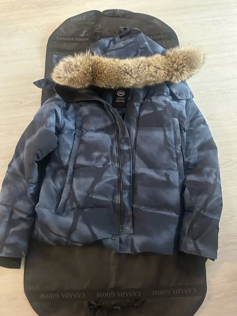 Canada goose blue Wyndham (OPEN TO OFFERs)