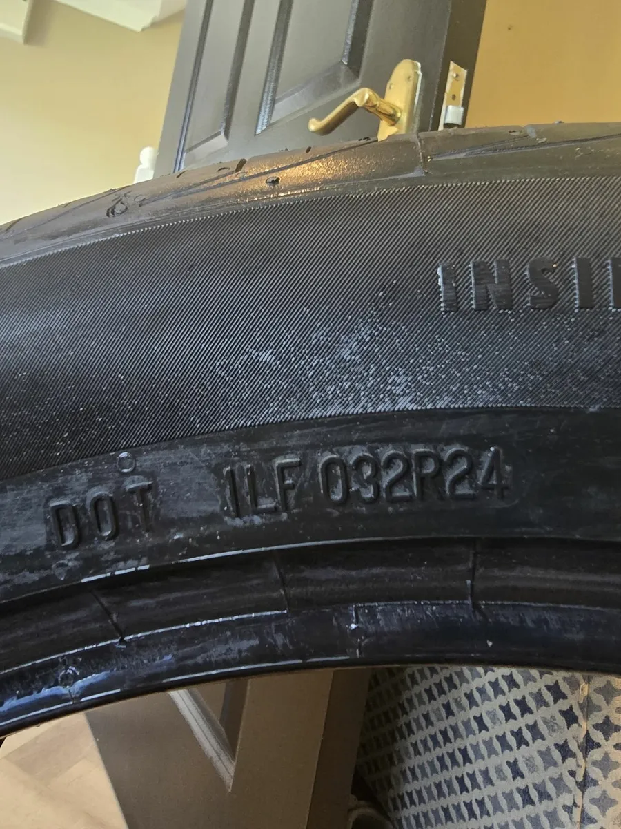 255/45 R21 Continental tyres - Image 2
