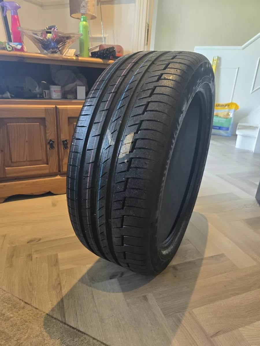 255/45 R21 Continental tyres - Image 1