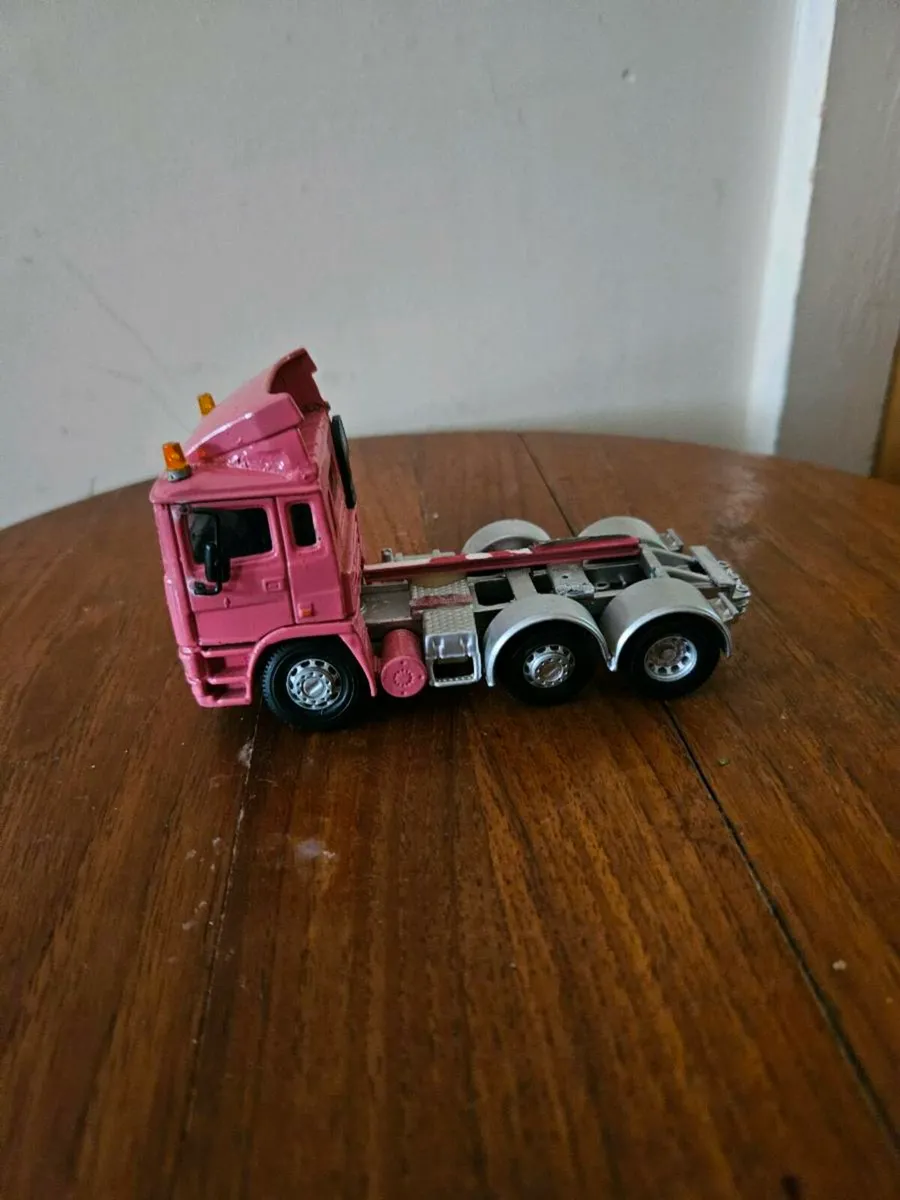 Corgi ERF Tractor Unit - Image 2
