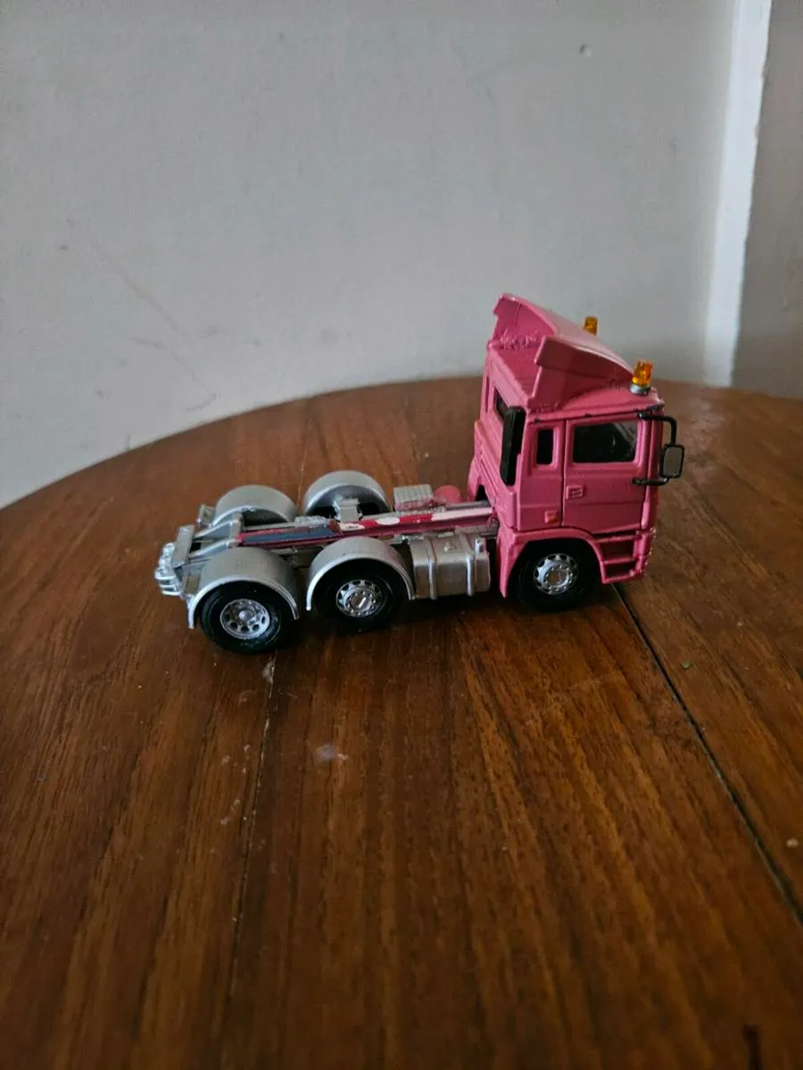 Corgi ERF Tractor Unit - Image 4