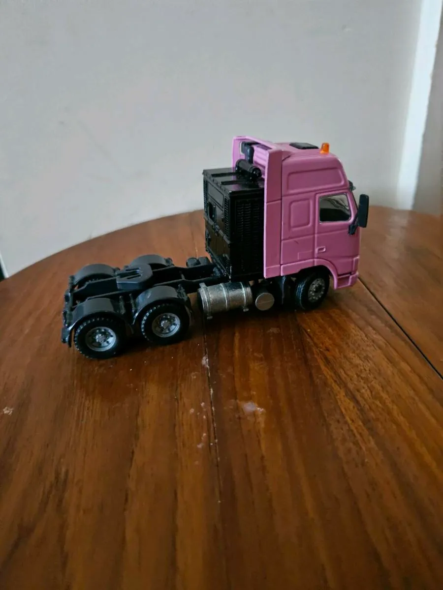 Corgi Joal ERF Tractor Unit - Image 3