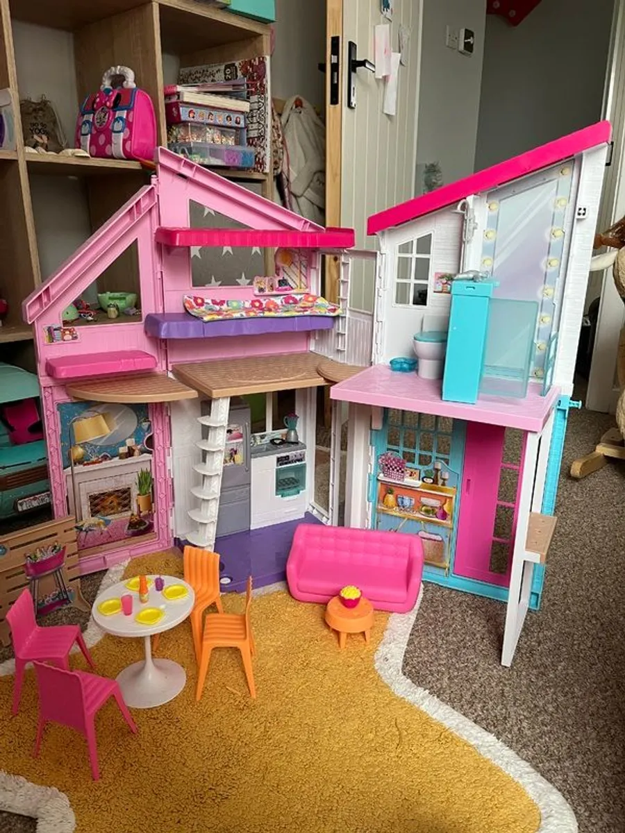 Barbie Malibu house playset - Image 1